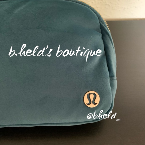 lululemon Everywhere Belt Bag *Velour in Green Jasper/Gold Zipper (1L) New NWT - Picture 12 of 15